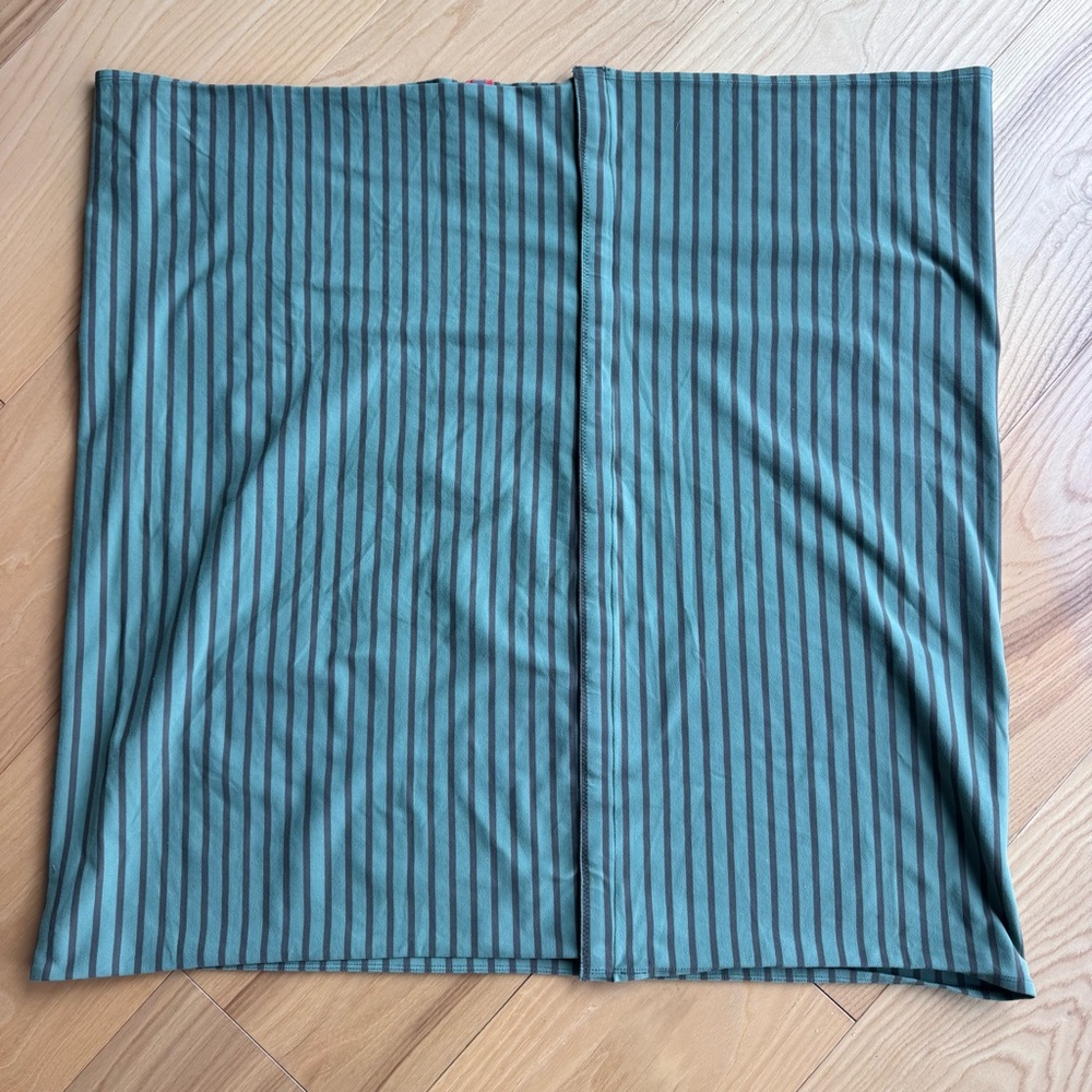 Lululemon infinity scarf - Picture 1 of 7